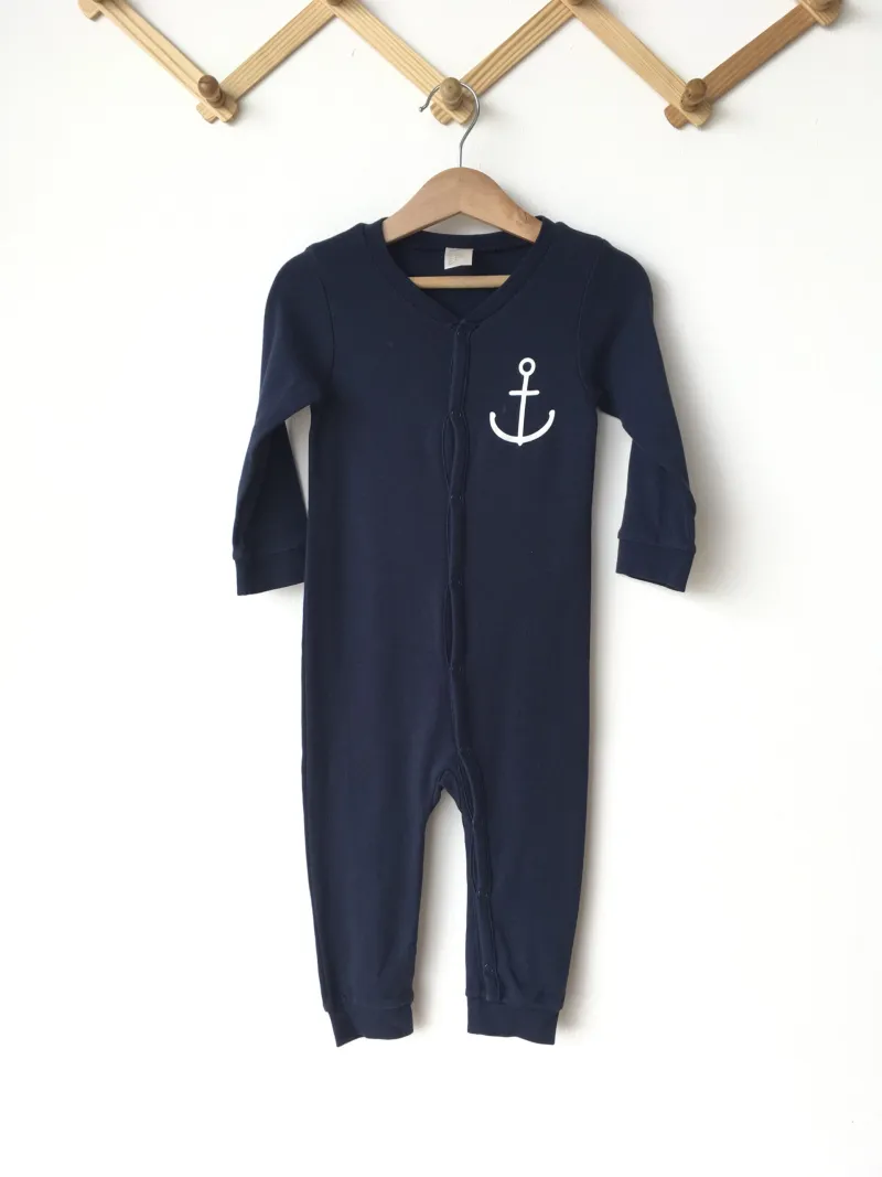 Anchor Pajamas ชุดนอนคอกลมขายาว ลายปักสมอเรือ