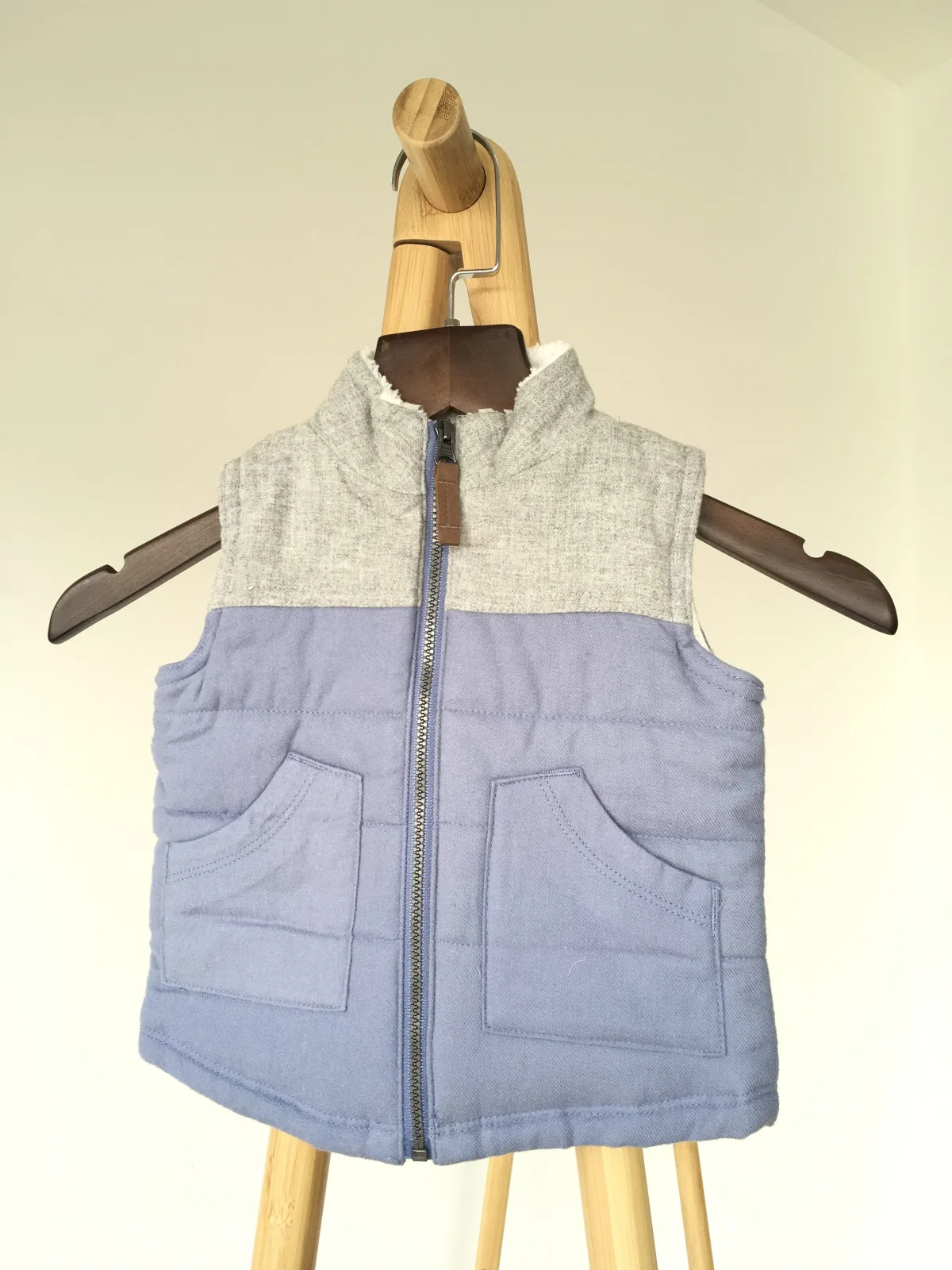 Zip-Up Sherpa Vest เสื้อกั๊กเชอร์ปาแบบมีซิป