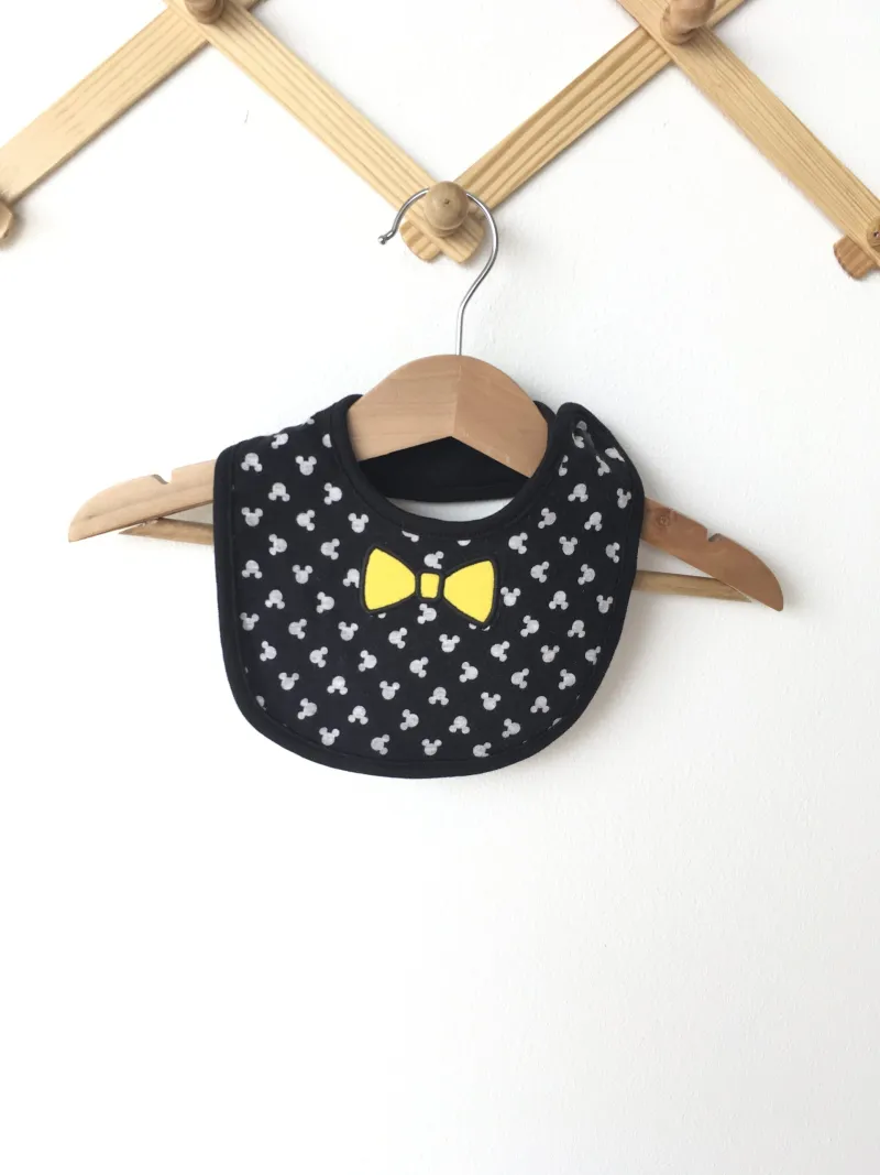 Bumkins baby mickey mouse ผ้ากันเปื้อนเด็กลายมิกกี้เมาส์