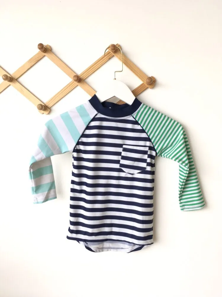 Flynn Long Sleeve Raglan Rash Vest เสื้อว่ายน้ำ