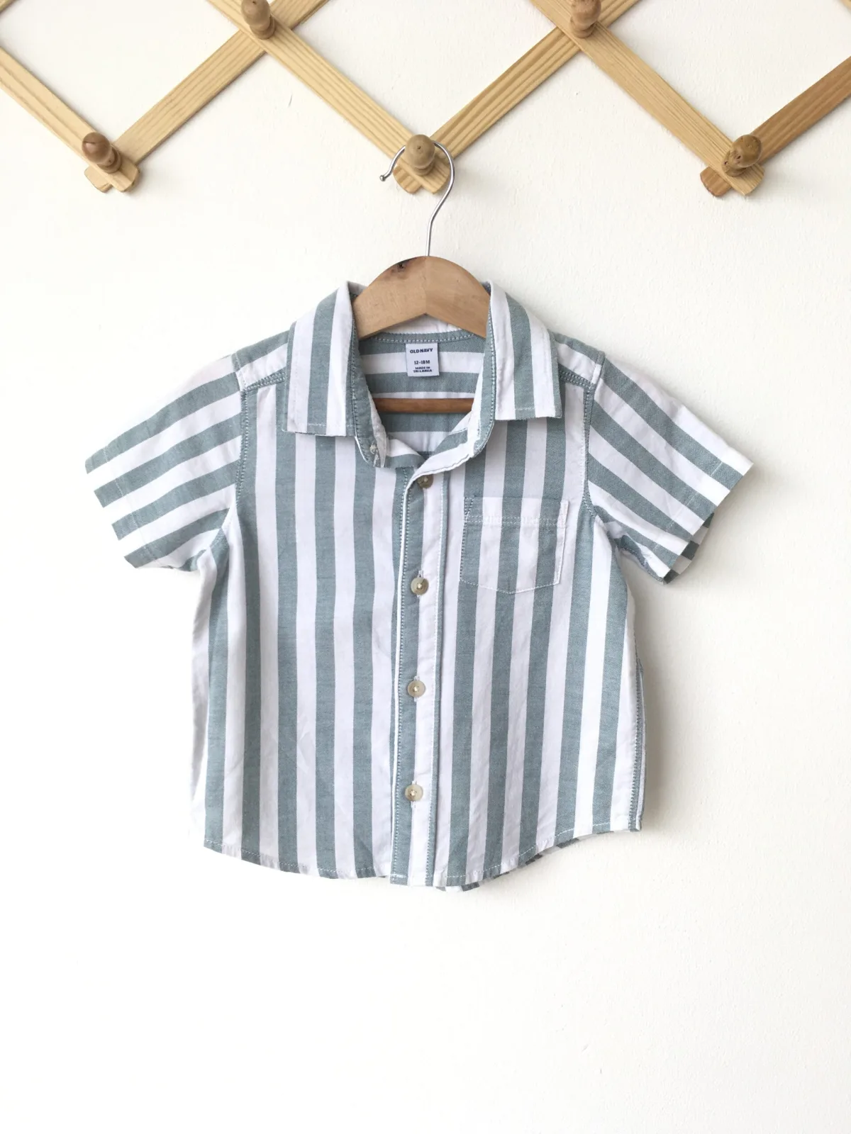 Straight line Shirt เสื้อเชิ้ต ลายเส้นตรง