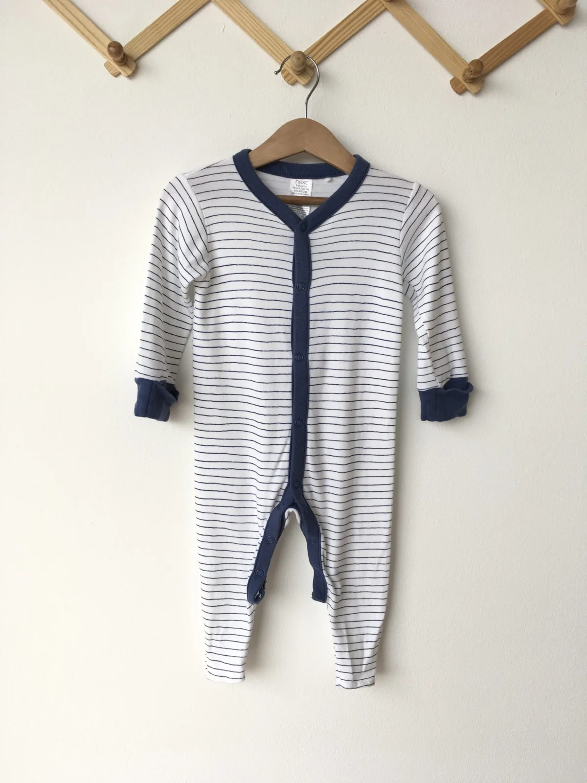 Bodysuit ขาวยาวลายขวาง