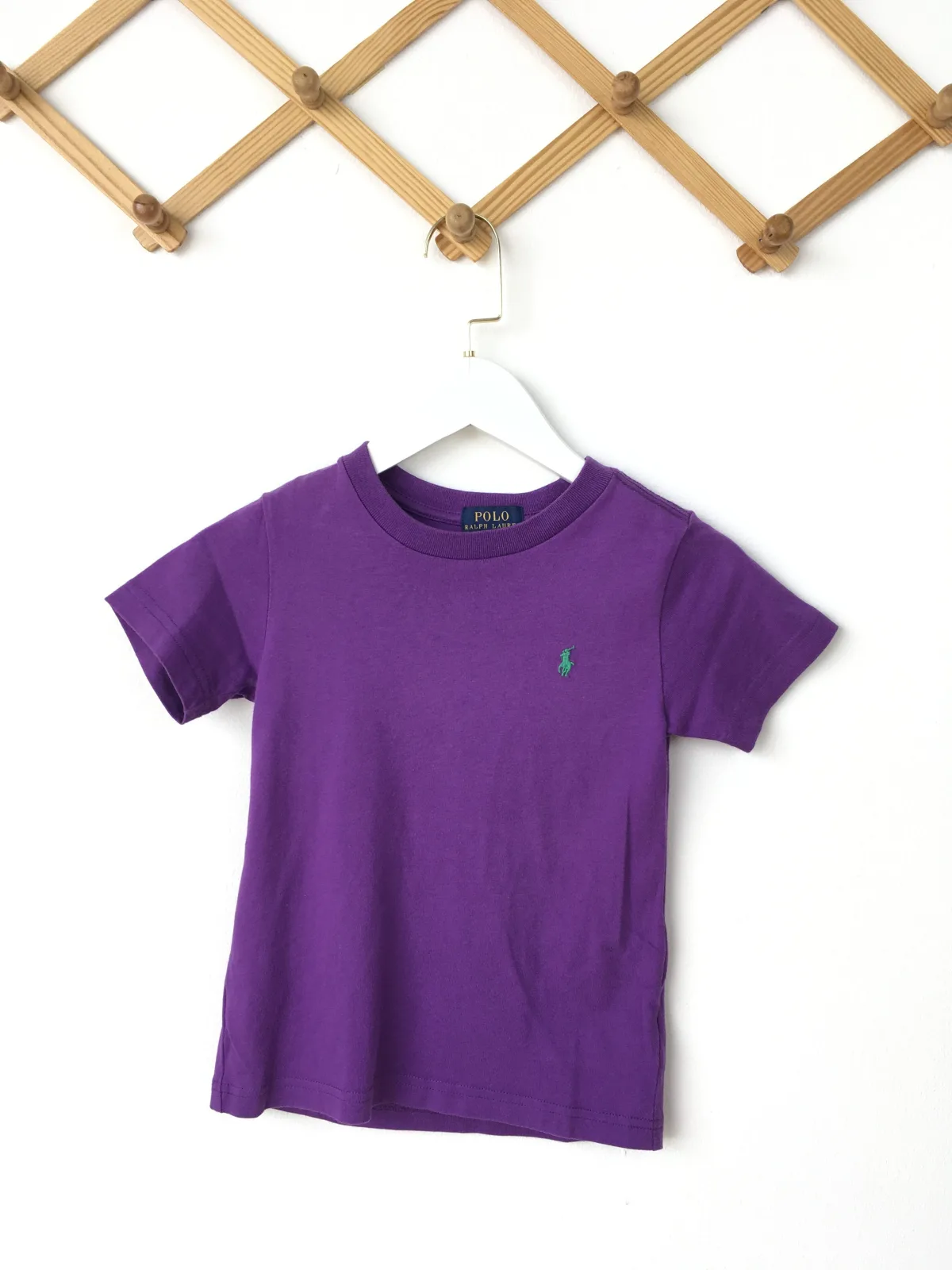 Purple T-shirt เสื้อยืดสีม่วง