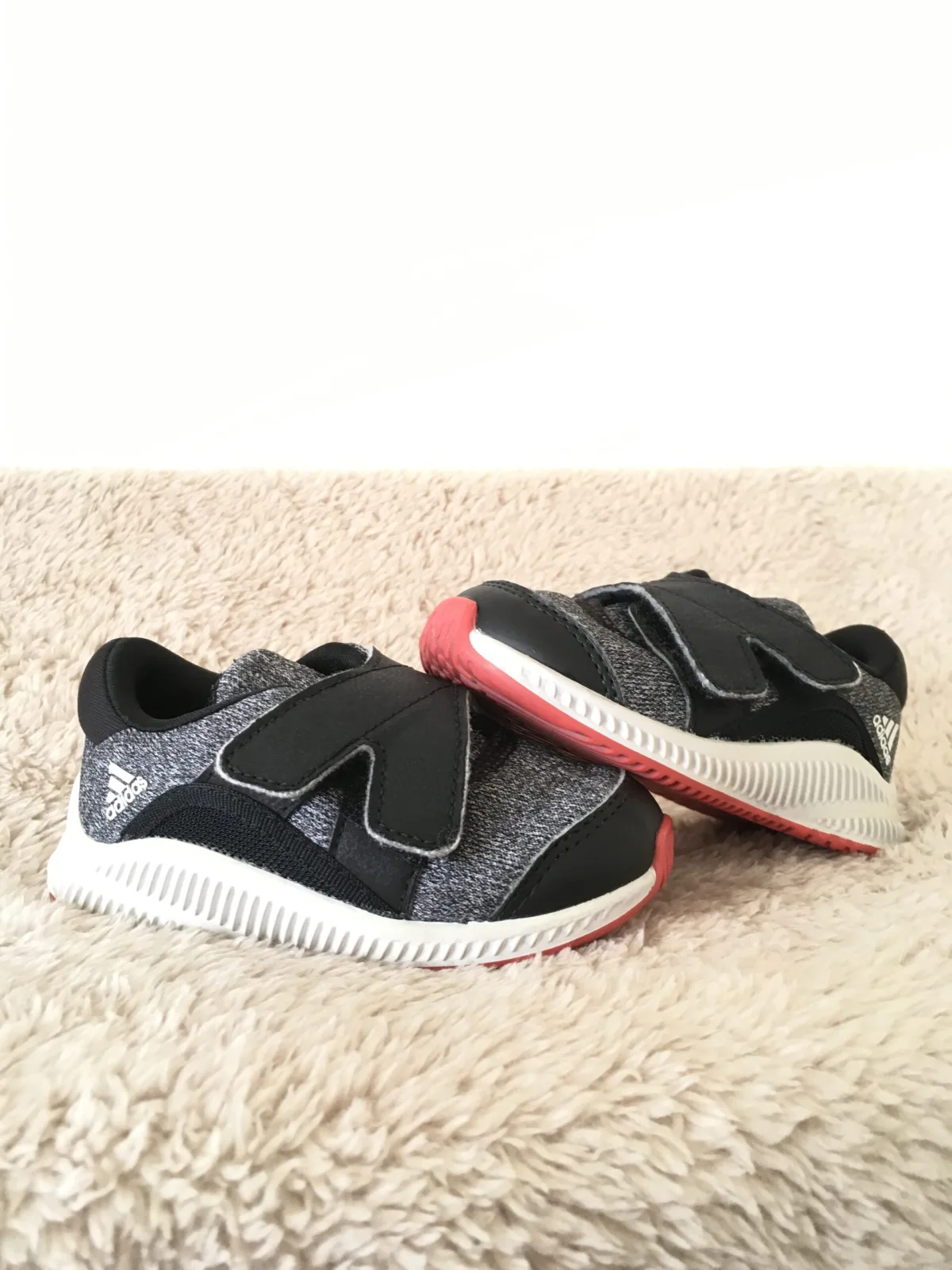 Adidas Shoes fir kids รองเท้าลำลองเด็ก
