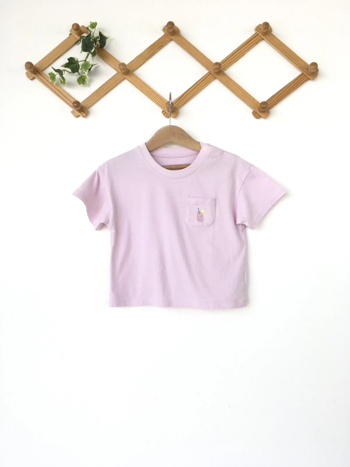 เสื้อยืดสีม่วงพลาสเทลลายปักแก้วน้ำเก๋ๆ pastel purple t-shirt