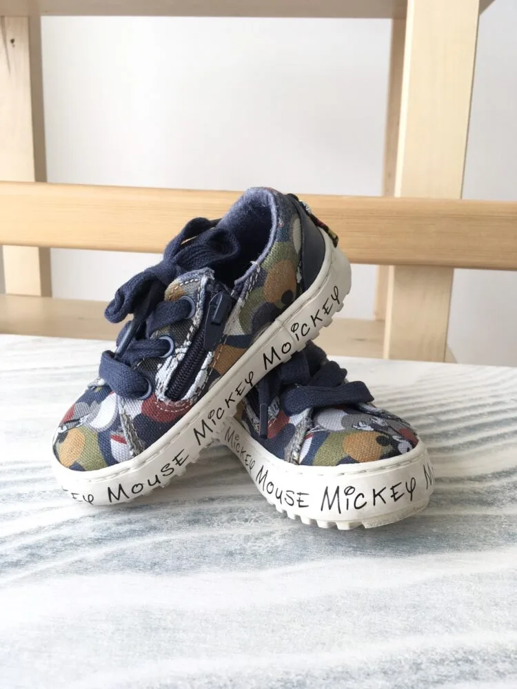 Mickey Shoes รองเท้าผ้าใบลายมิกกี้