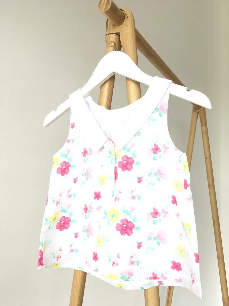 Flowers Shirt เสื้อคอวีลายดอกไม้