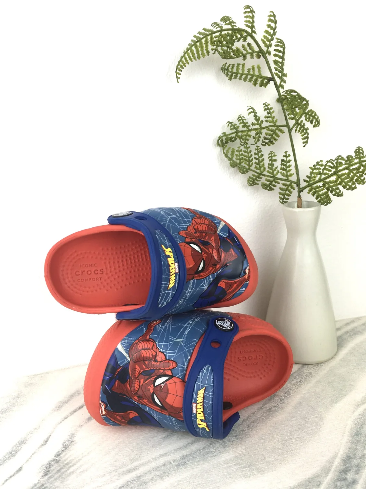 Crocs Fun Lab Spider-Man Lights Clog รองเท้าลำลองเด็กผู้ชาย