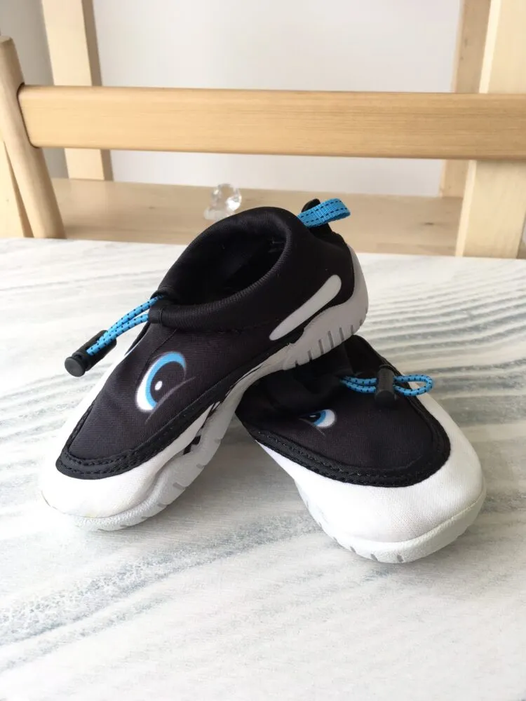 Body Glove Shark Shoes รองเท้าผ้าใบบอดี้โกบลายฉลาม