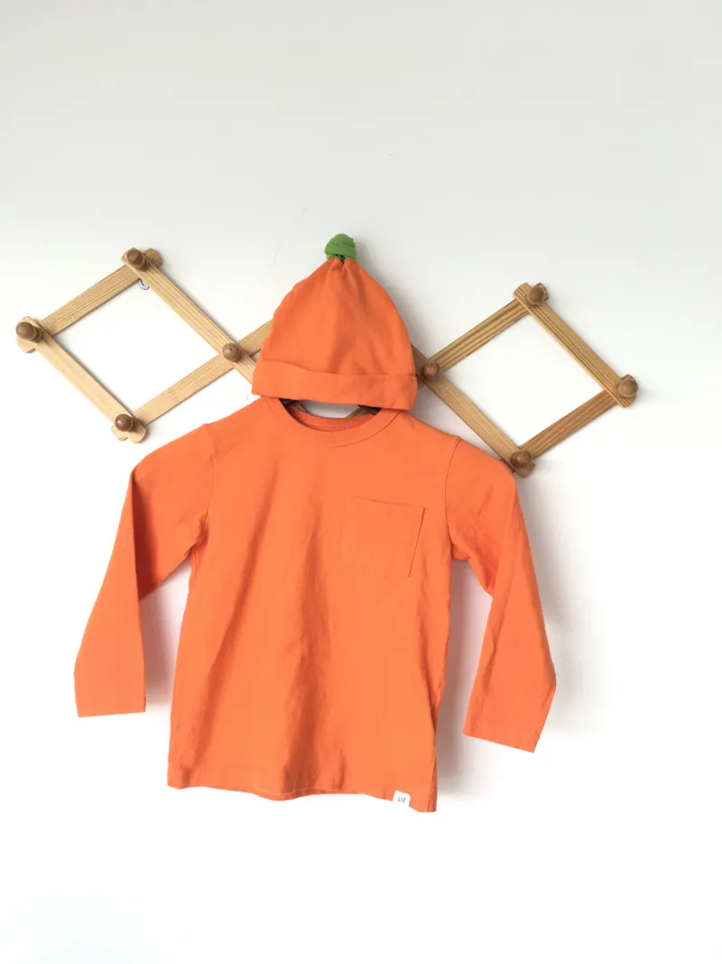 Orange long sleeve shirt and hat เสื้อแขนยาวสีส้มพร้อมหมวก