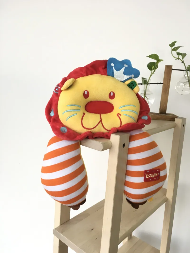 Total support headrest หมอนรองคอเด็กรูปตัว U ลายสิงโต