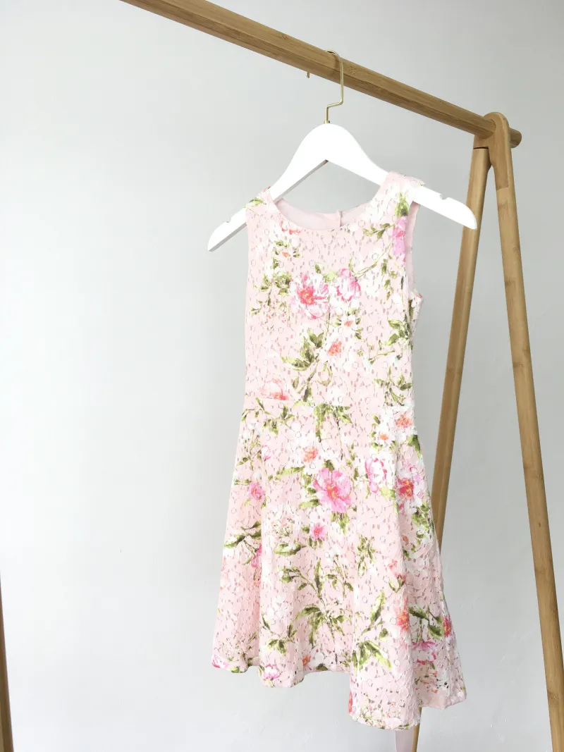 Flower Dress ชุดเดรส ลายดอกไม้