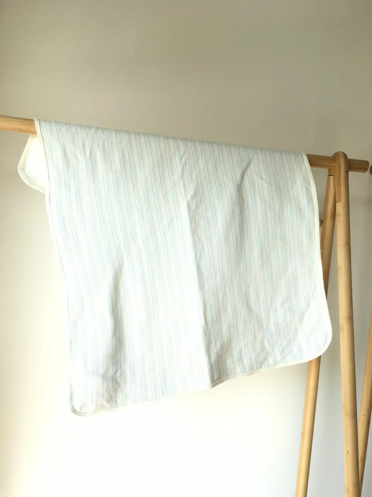 Towel ผ้าขนหนูลายสายรุ้ง
