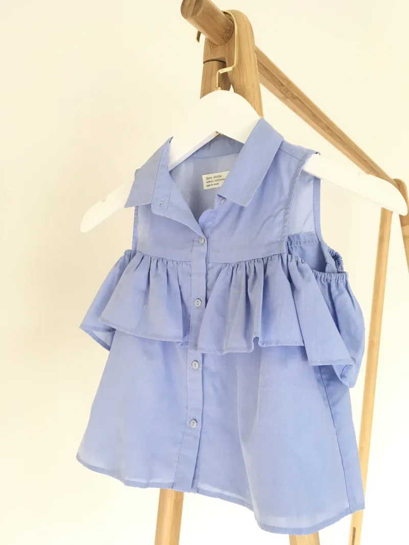 Classic Button-Down Shirt เสื้อเชิ้ตคลาสสิก