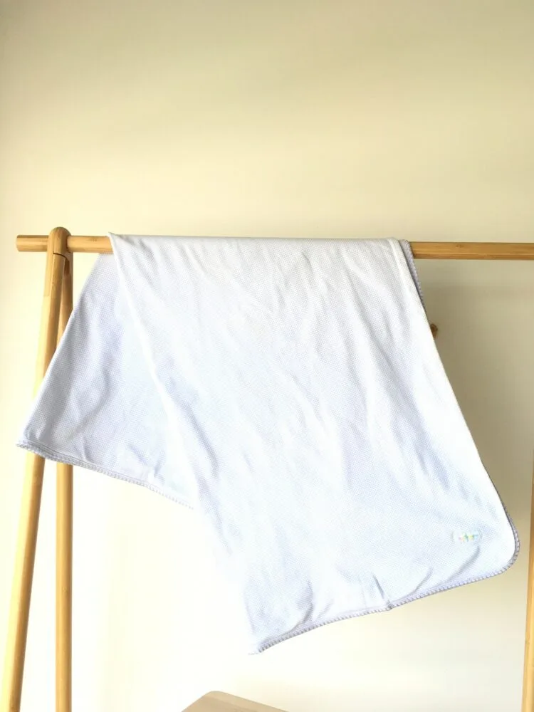 Blue Blanket Polka dots ผ้าห่มผืนยาวลายจุด