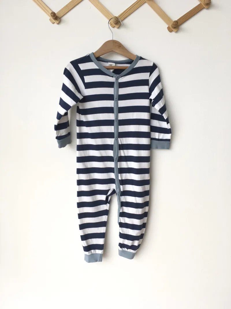 Striped Pajamas ชุดนอนคอกลมขายาว ลายขวาง