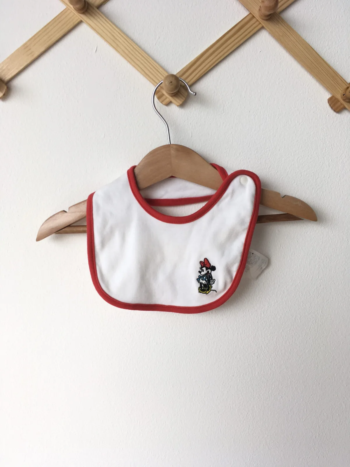 Bumkins baby mickey mouse ผ้ากันเปื้อนเด็ก ลายมิกกี้เมาส์
