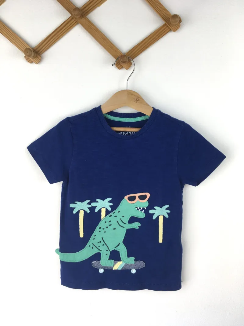 T-Shirt Dinosaur Play Skateboard เสื้อยืดลายไดโนเสาร์เล่นสเก็ตบอร์ด
