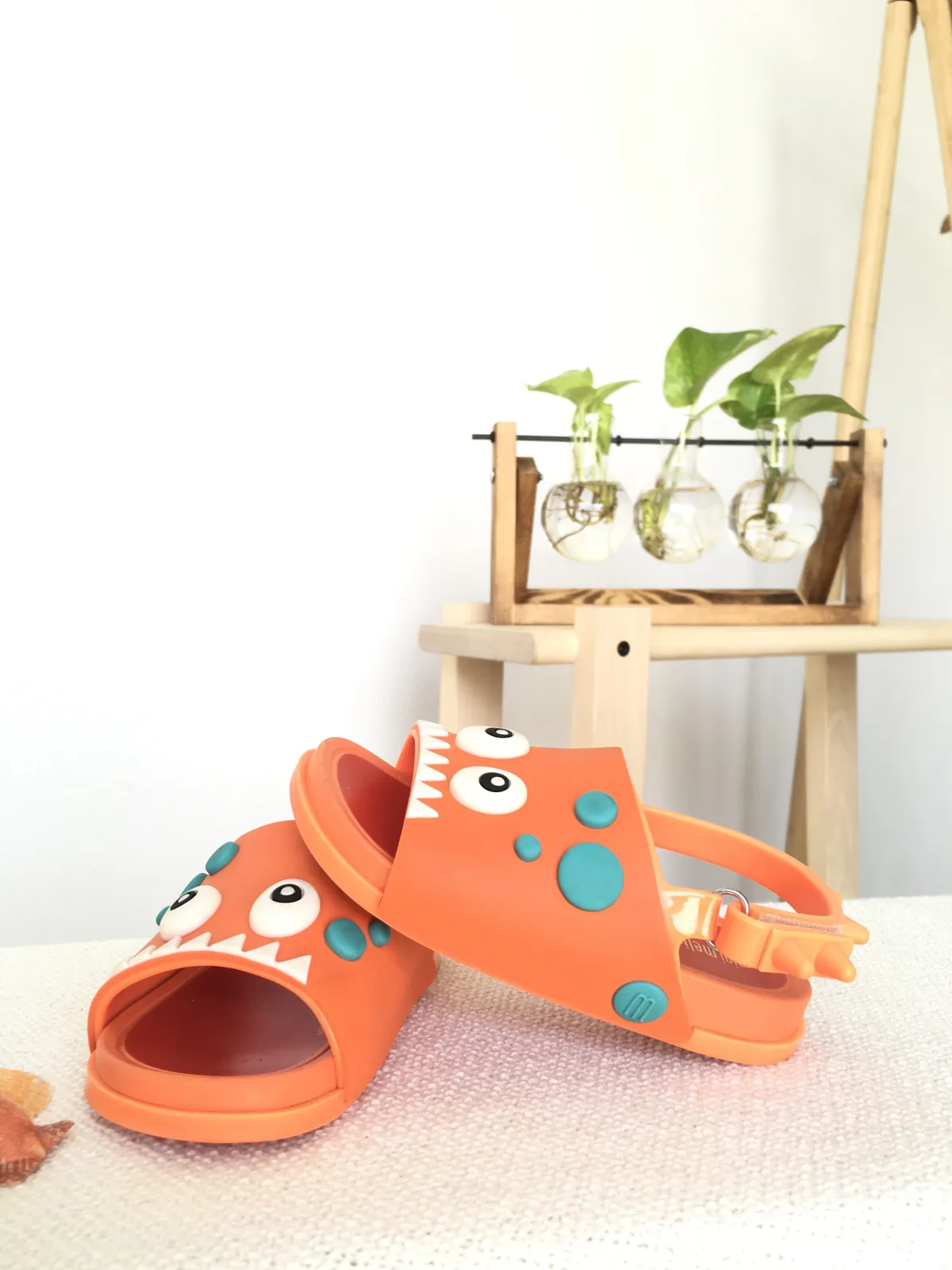 Mini Beach Slide Dino รองเท้าแตะลายไดโนเสาร์