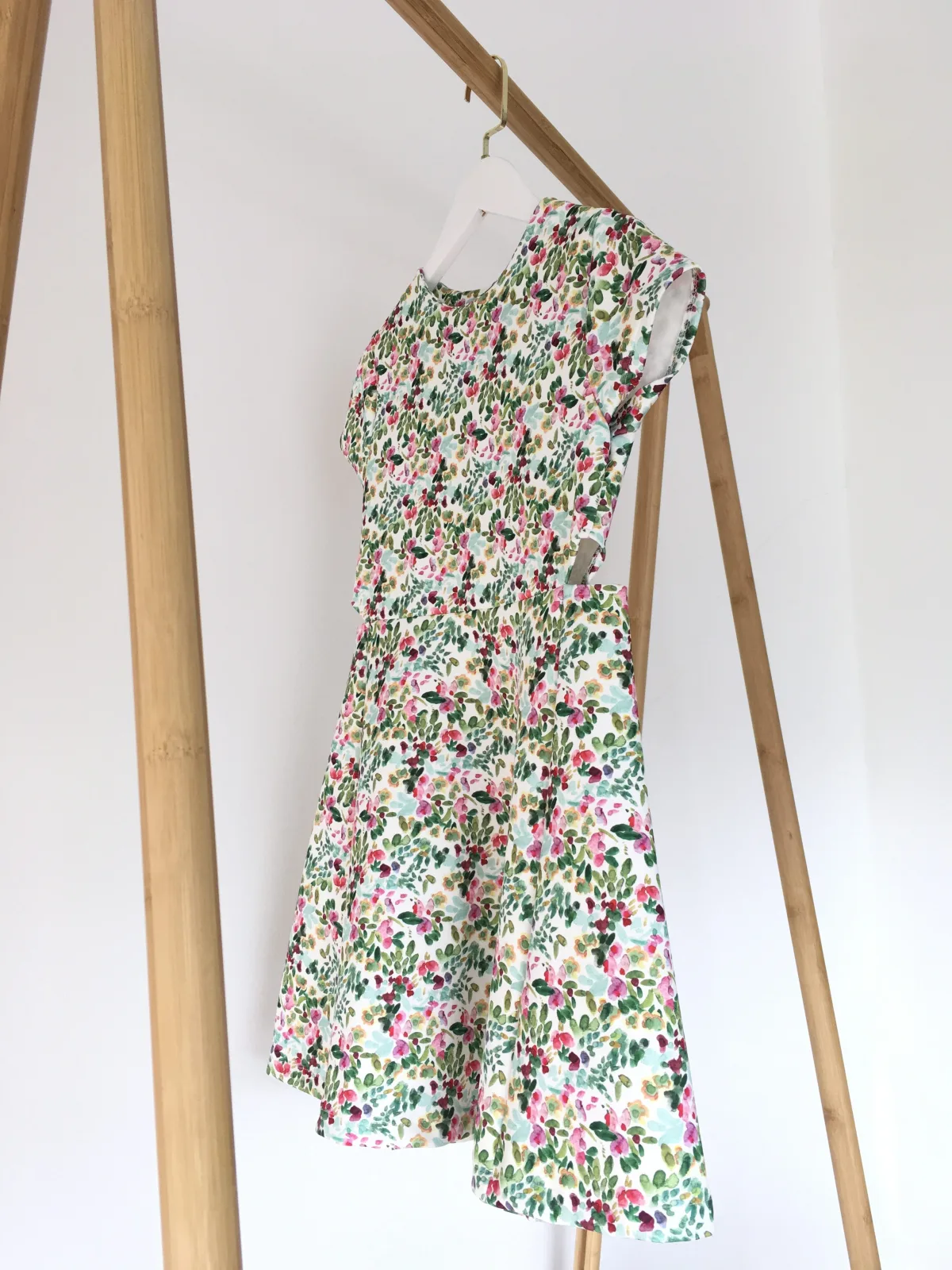 Flowers Dress for kid ชุดกระโปรงลายใบไม้และดอกไม้