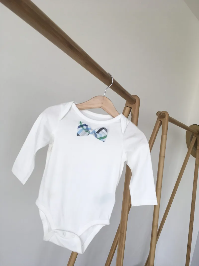 Bow Bodysuit ชุดบอดี้สูทขาสั้นลายโบว์