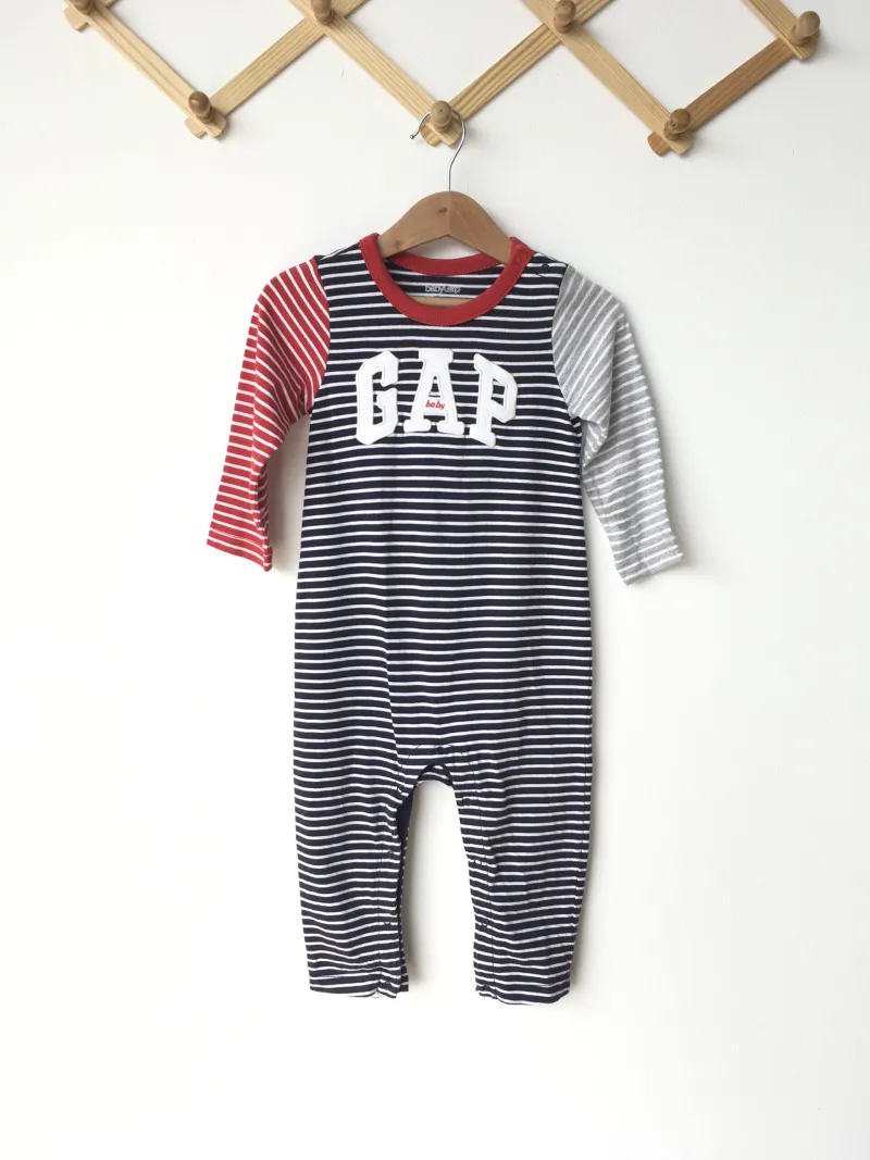 Striped Pajamas ชุดนอนลายขวาง